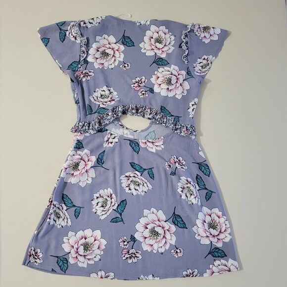 Sister Of The Tribe Floral V-neck Midi Dress with Ruffles and Cutouts - Picture 14 of 16